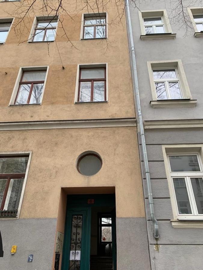 Charming Attic Apartment Near Messe Wien And Center 외부 사진